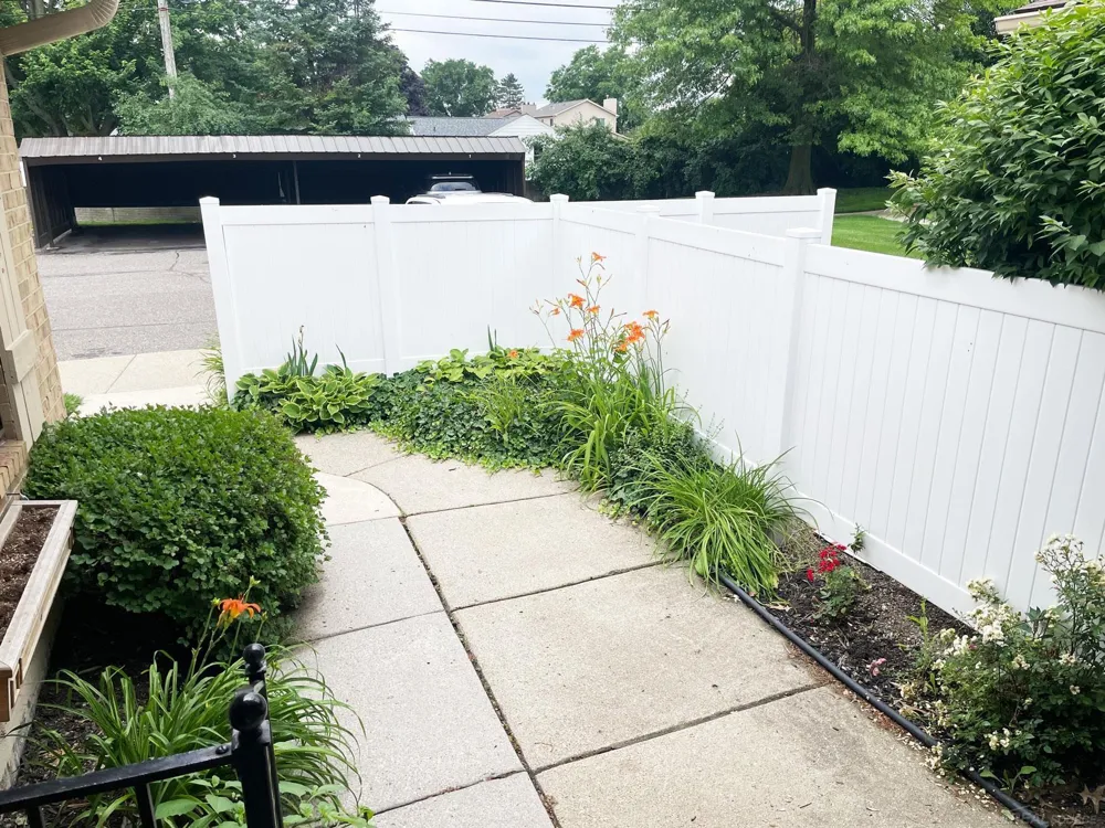 2684 Roundtree Drive Troy City, MI 48083