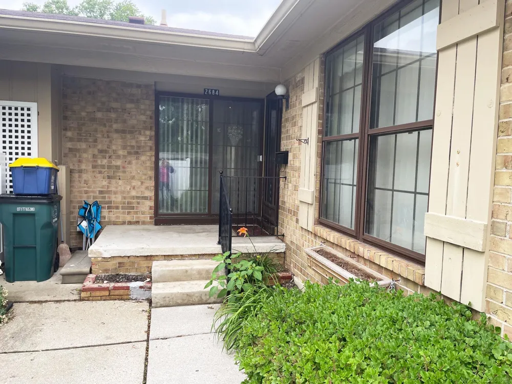2684 Roundtree Drive Troy City, MI 48083