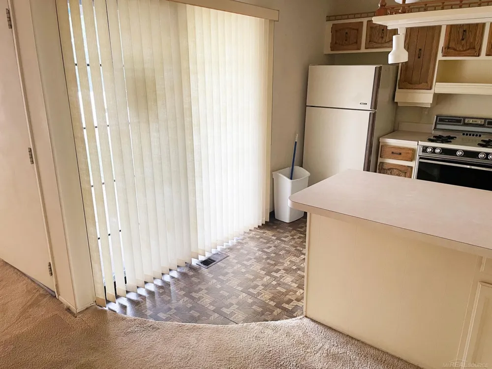 2684 Roundtree Drive Troy City, MI 48083