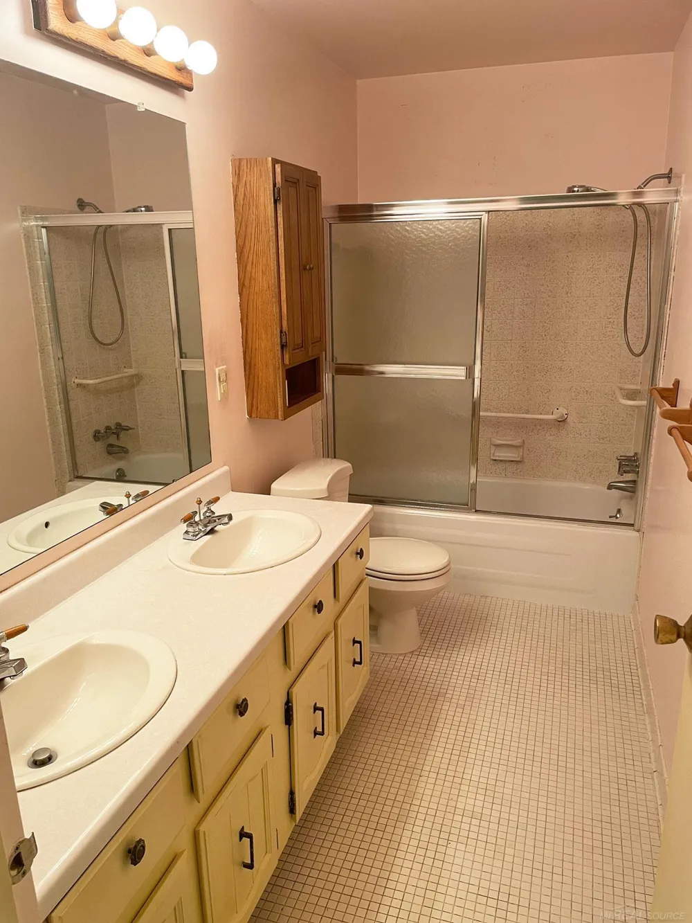 2684 Roundtree Drive Troy City, MI 48083