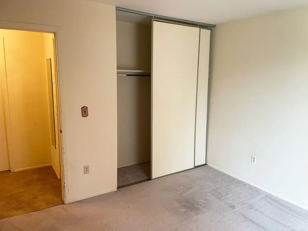 2684 Roundtree Drive Troy City, MI 48083