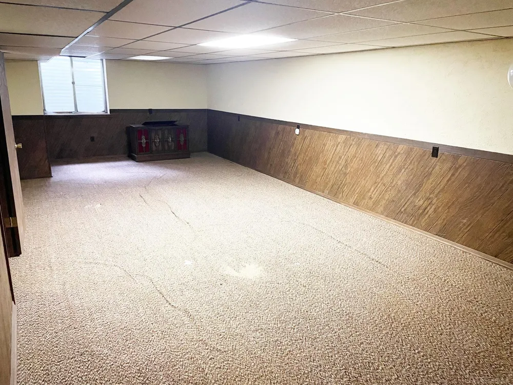 2684 Roundtree Drive Troy City, MI 48083