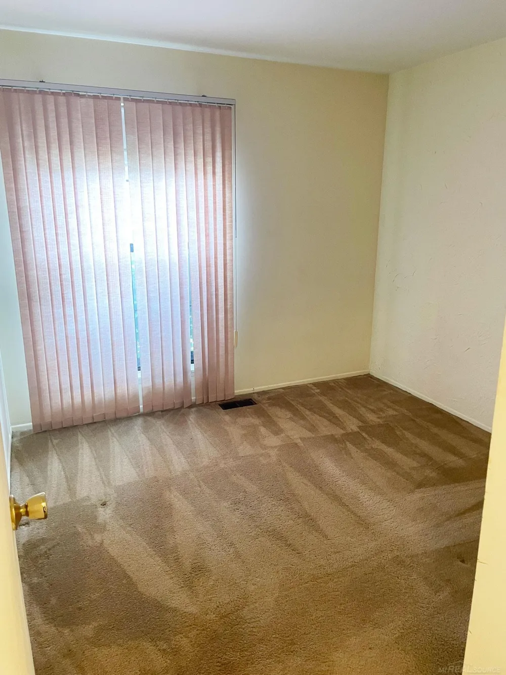 2684 Roundtree Drive Troy City, MI 48083