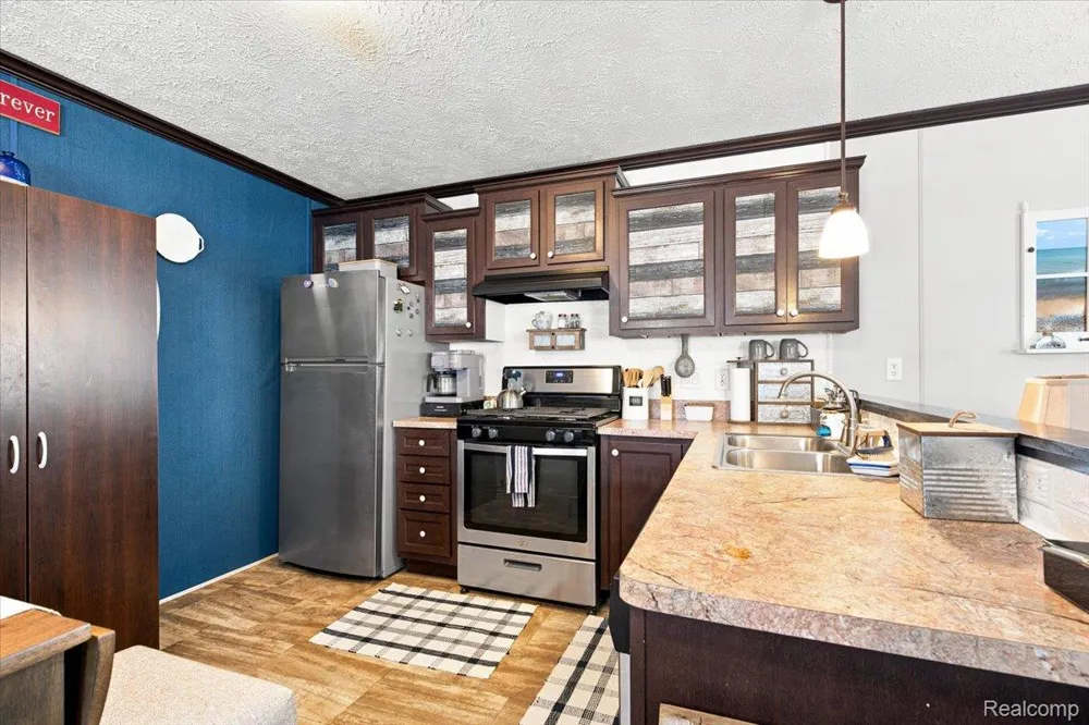 406 Silver Sands Drive Sanilac Township, MI 48469