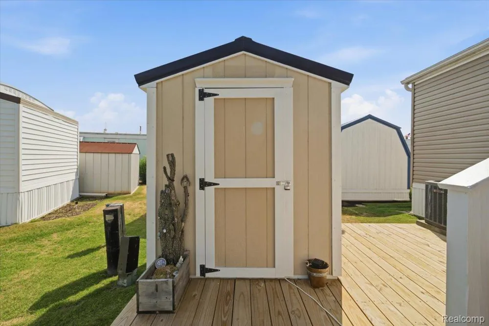 406 Silver Sands Drive Sanilac Township, MI 48469