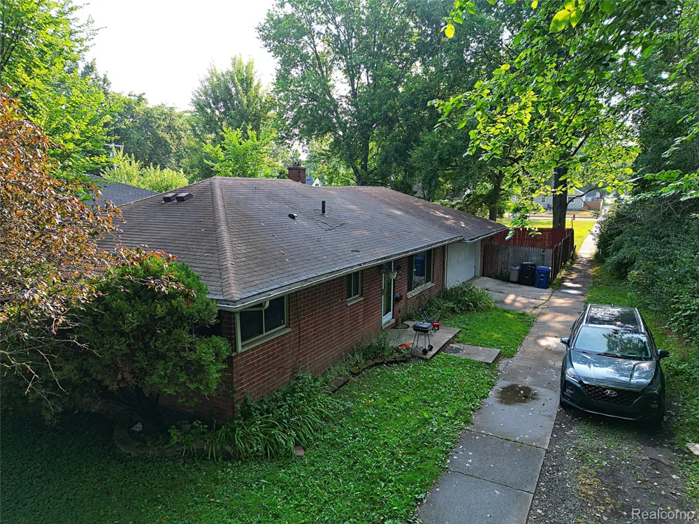 18202 DALBY Redford Charter Township, MI 48240