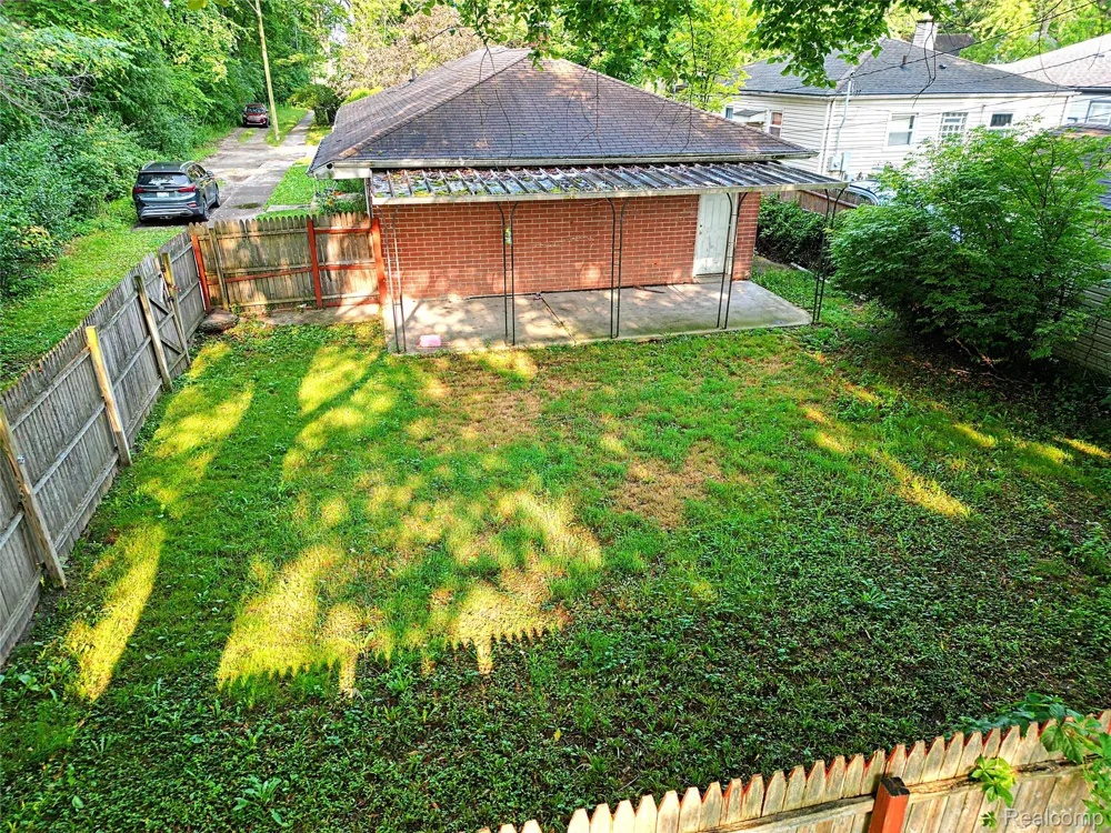 18202 DALBY Redford Charter Township, MI 48240