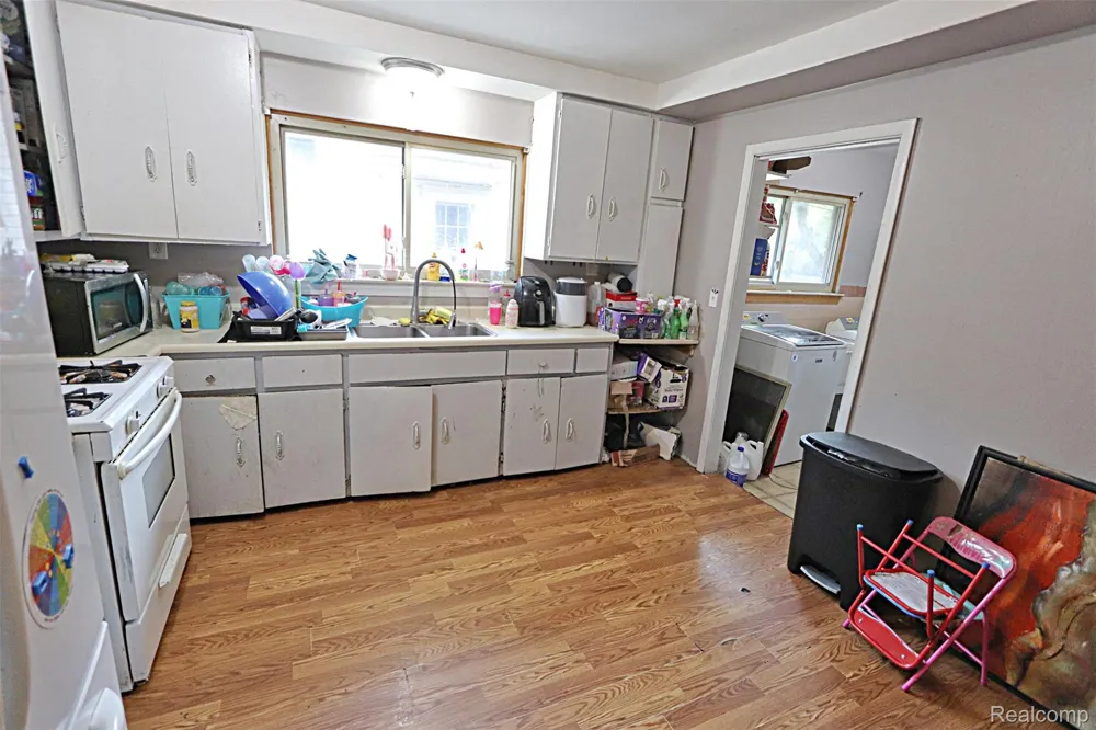 18202 DALBY Redford Charter Township, MI 48240