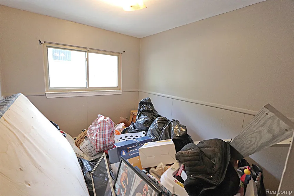18202 DALBY Redford Charter Township, MI 48240