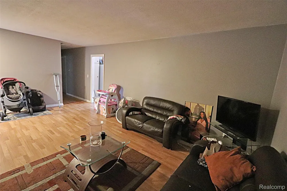18202 DALBY Redford Charter Township, MI 48240