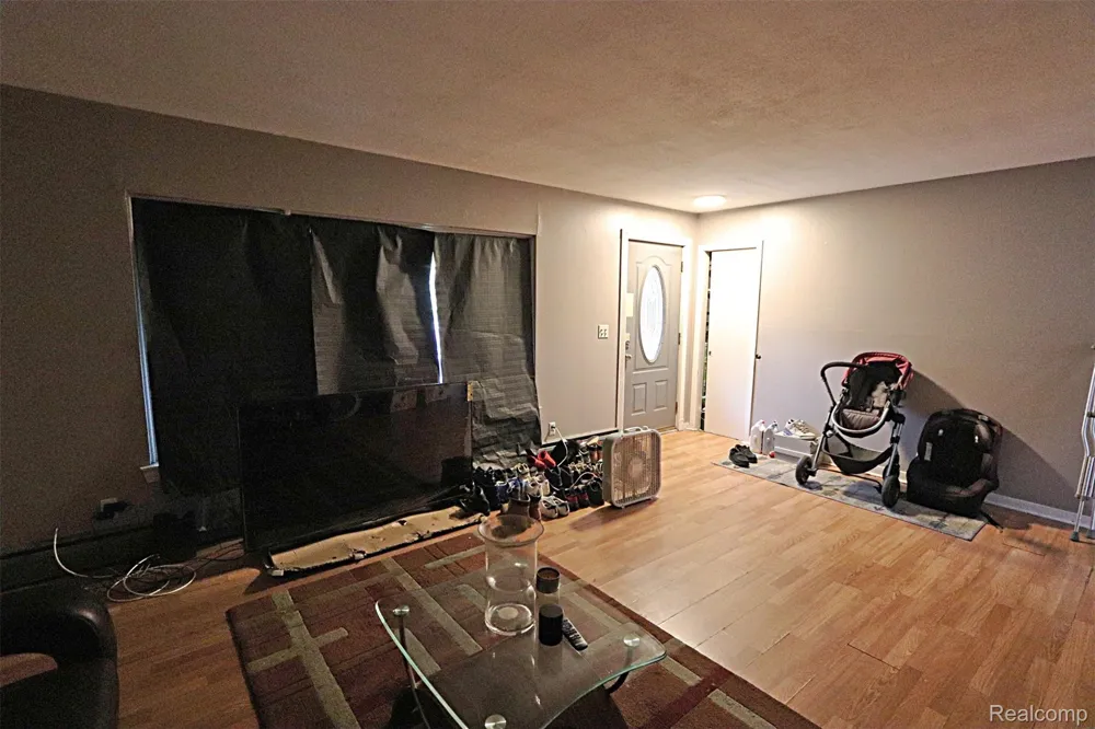 18202 DALBY Redford Charter Township, MI 48240