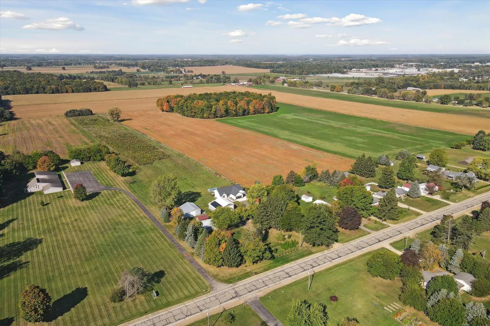 2434 S Cochran Road Carmel Township, MI 48813