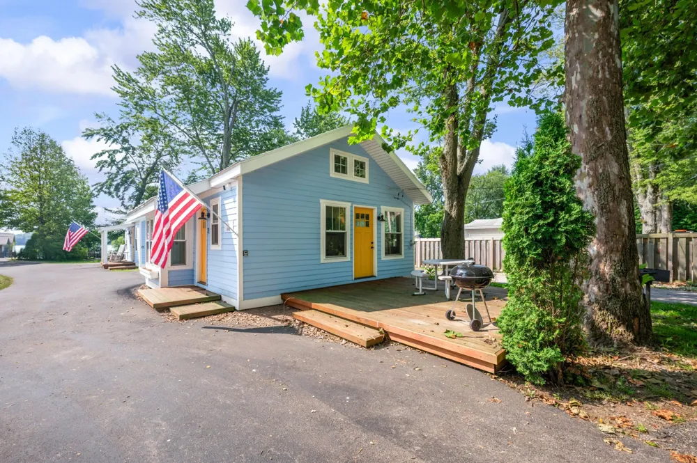 5358 Paw Paw Lake Road Coloma Charter Township, MI 49038