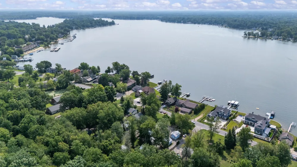 5358 Paw Paw Lake Road Coloma Charter Township, MI 49038