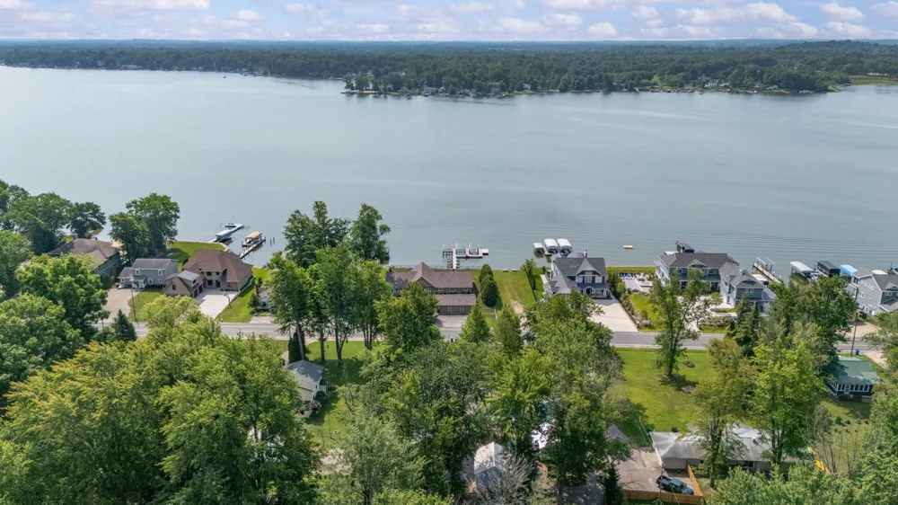5358 Paw Paw Lake Road Coloma Charter Township, MI 49038