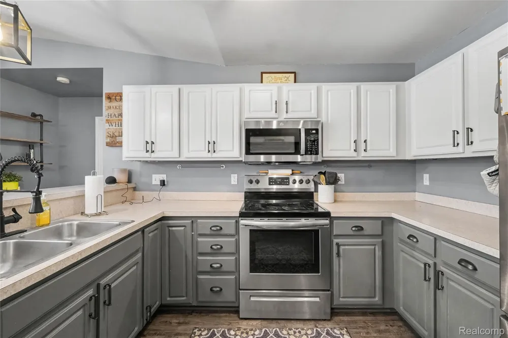 1721 Welland Street Howell City, MI 48855
