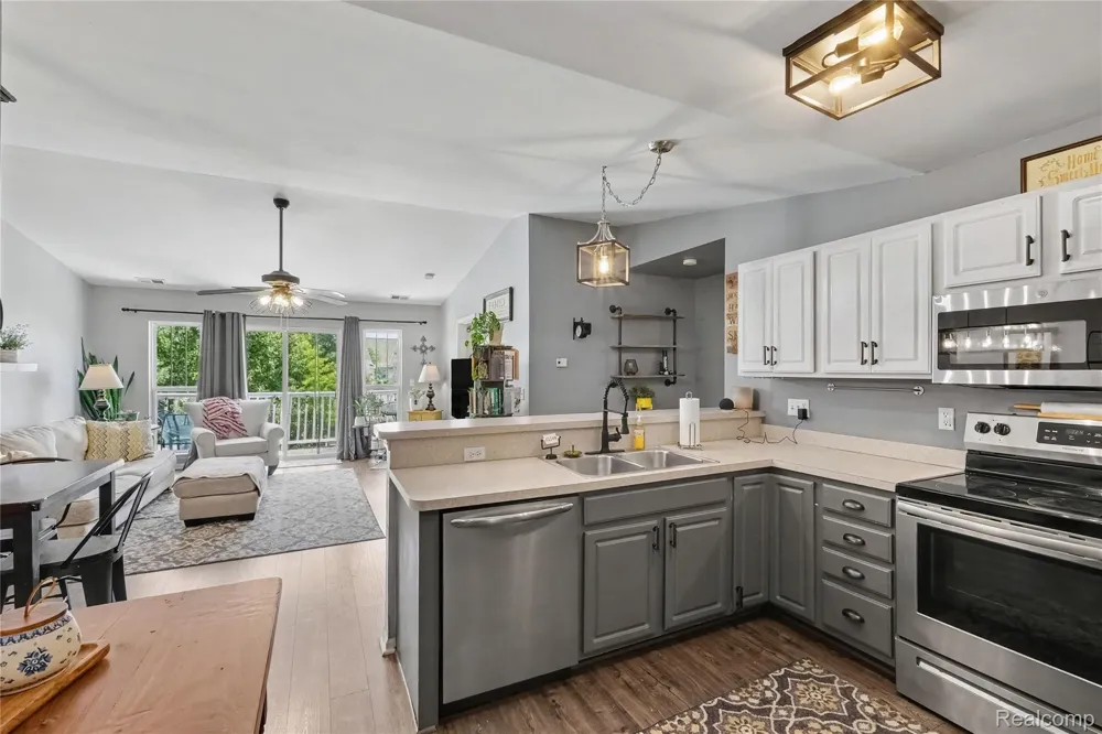 1721 Welland Street Howell City, MI 48855