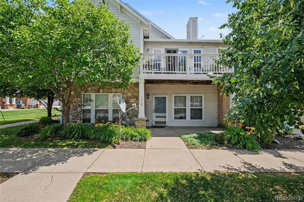1721 Welland Street Howell City, MI 48855