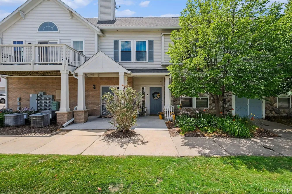 1721 Welland Street Howell City, MI 48855