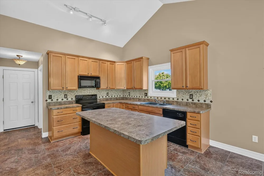 9161 Pine Walk Pass Argentine Township, MI 48451