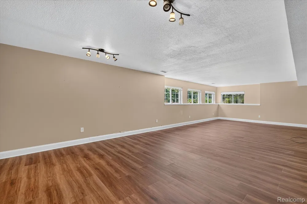 9161 Pine Walk Pass Argentine Township, MI 48451