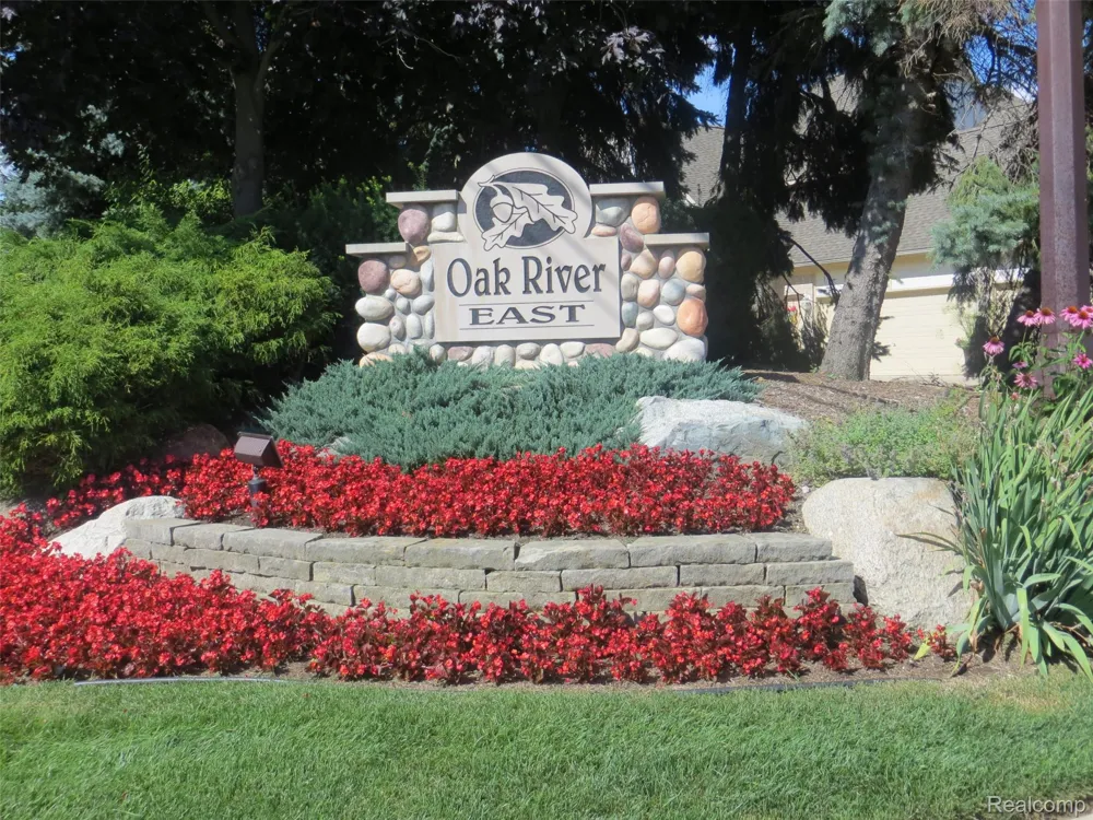 1808 Rolling Woods Drive Troy City, MI 48098