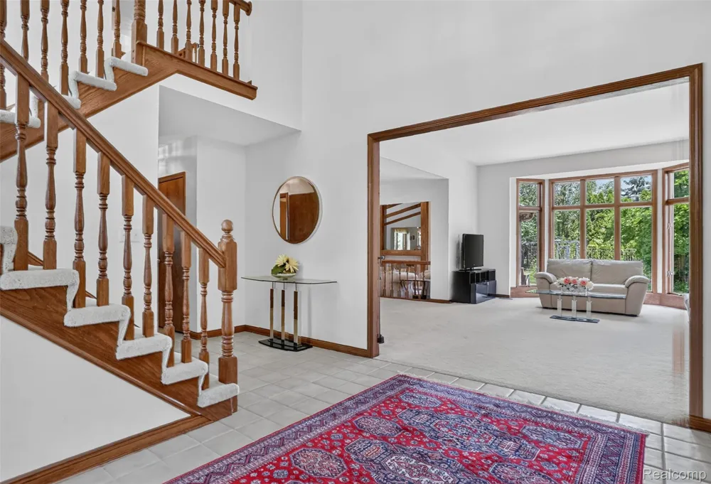 1808 Rolling Woods Drive Troy City, MI 48098