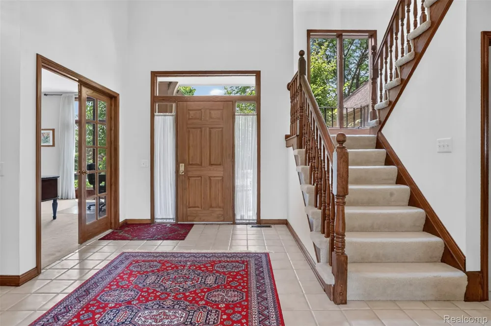 1808 Rolling Woods Drive Troy City, MI 48098