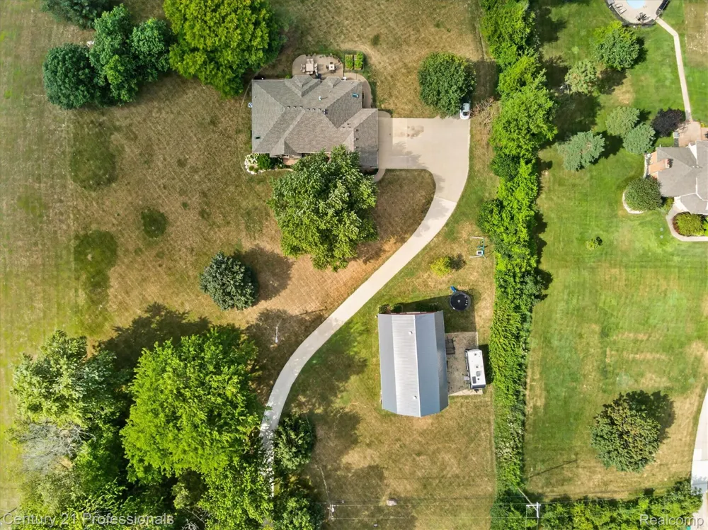 5675 36 Mile Road Bruce Township, MI 48065