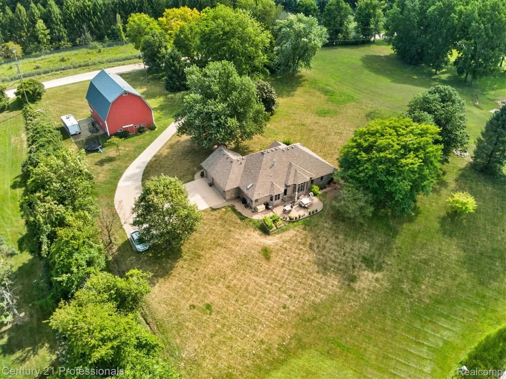 5675 36 Mile Road Bruce Township, MI 48065