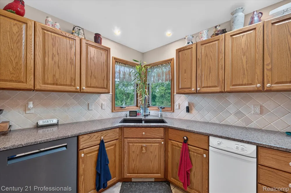 5675 36 Mile Road Bruce Township, MI 48065