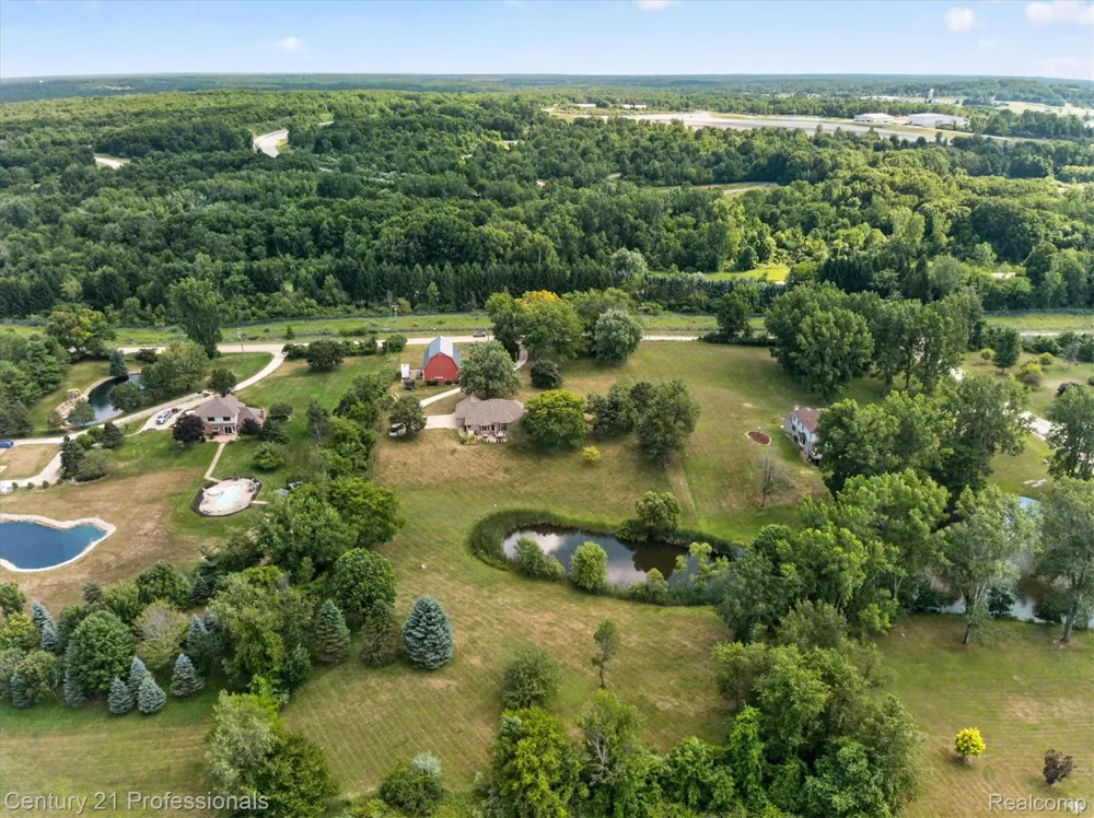 5675 36 Mile Road Bruce Township, MI 48065