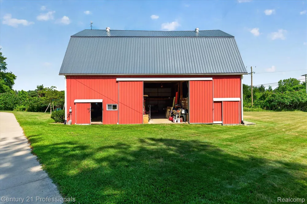 5675 36 Mile Road Bruce Township, MI 48065