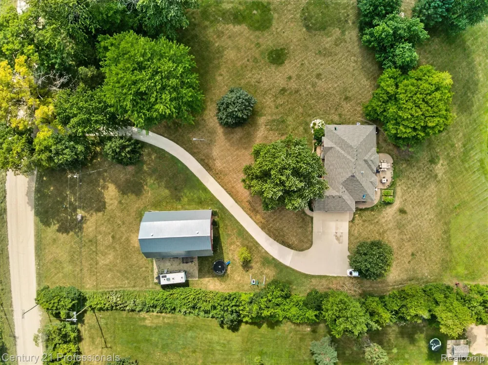 5675 36 Mile Road Bruce Township, MI 48065