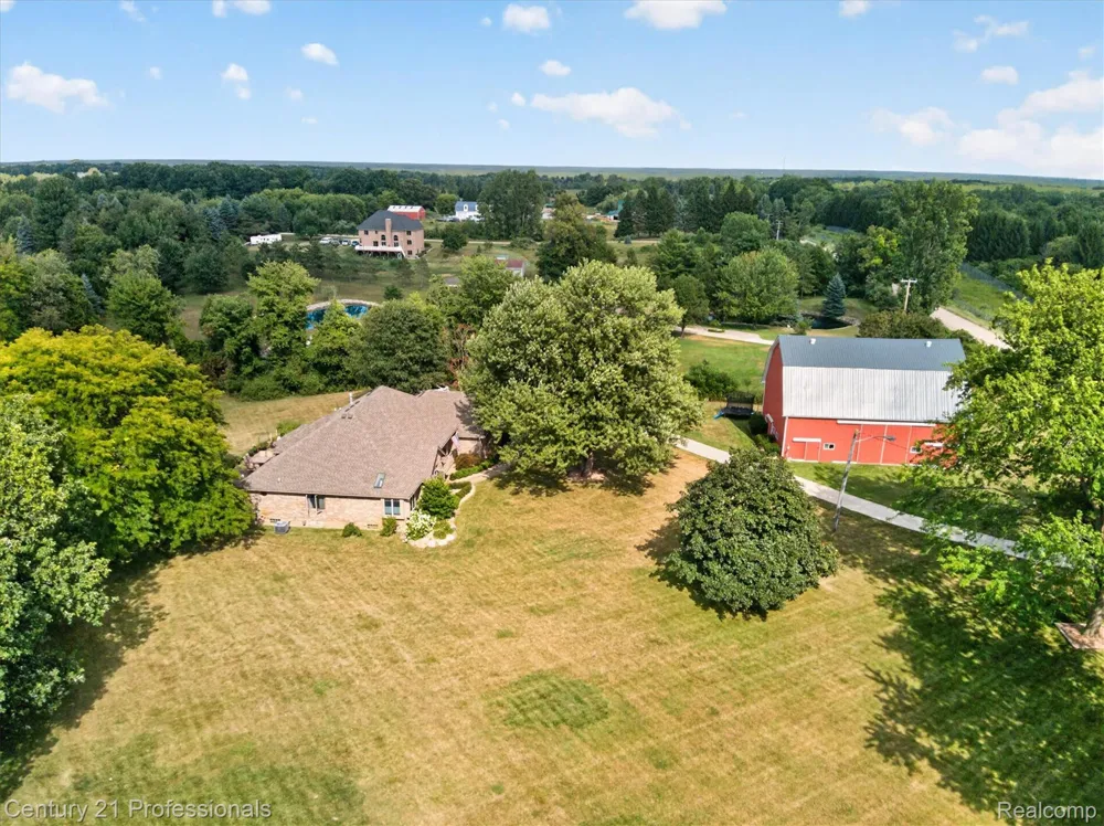 5675 36 Mile Road Bruce Township, MI 48065