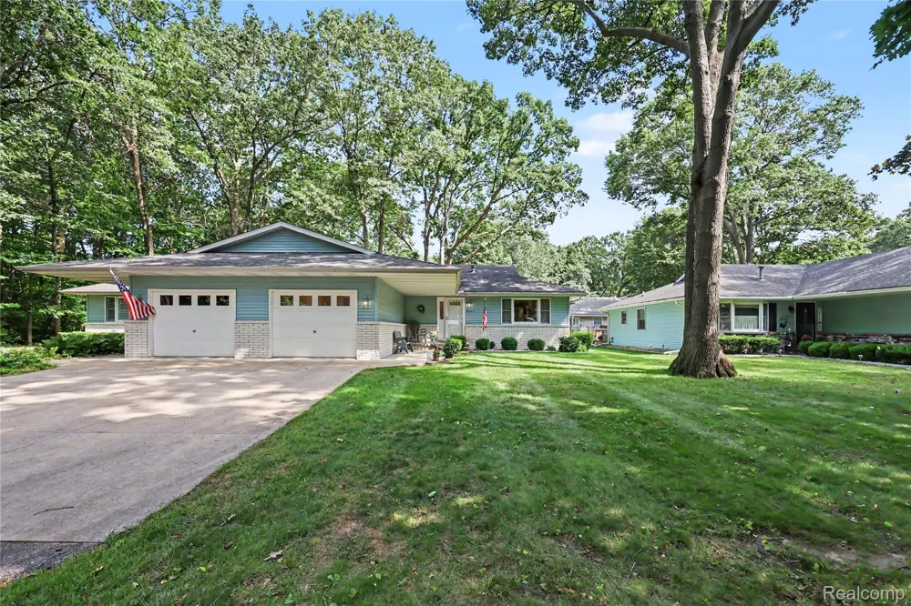 3965 Butternut Court Port Huron City, MI 48060