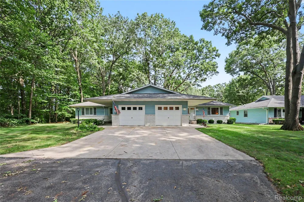 3965 Butternut Court Port Huron City, MI 48060