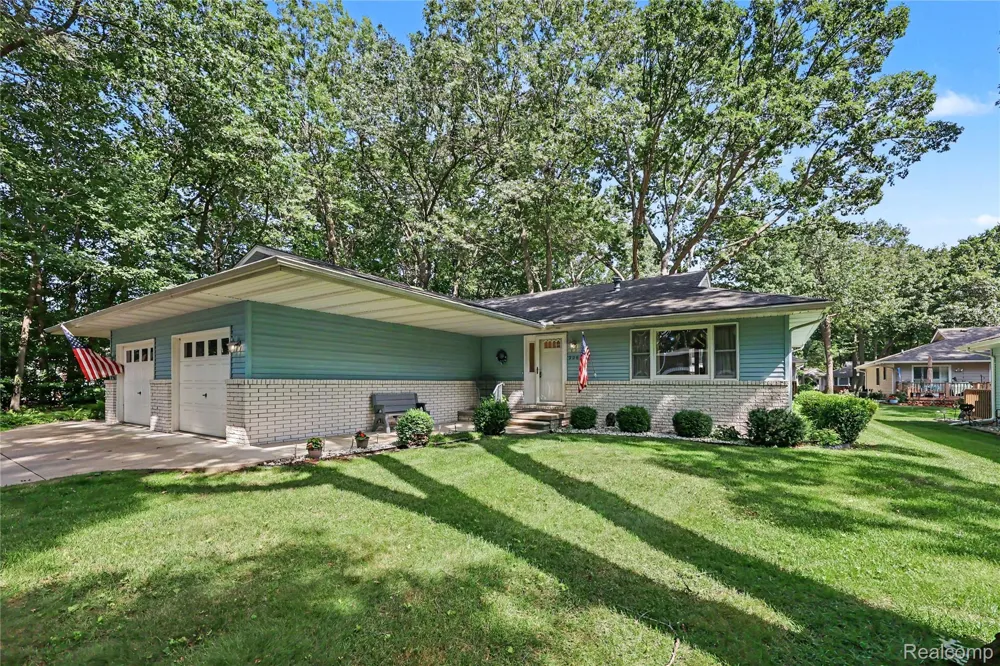 3965 Butternut Court Port Huron City, MI 48060