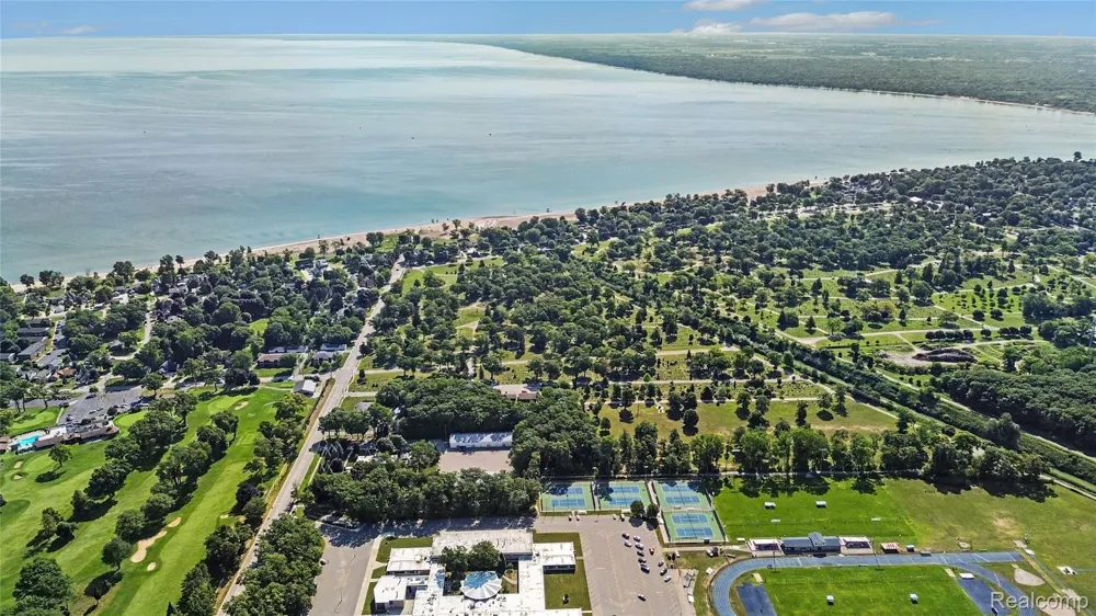 3965 Butternut Court Port Huron City, MI 48060