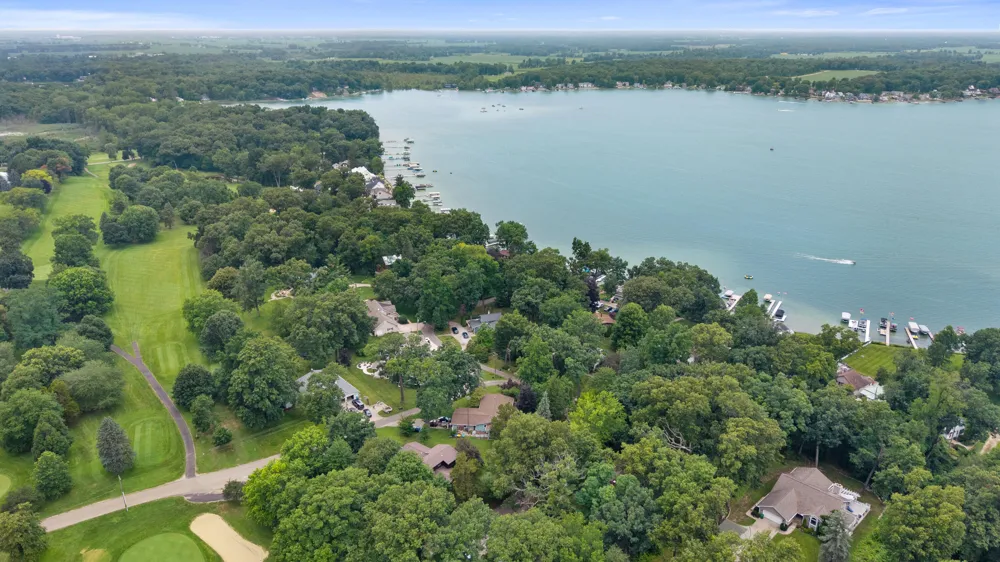 69115 Oakwood Drive White Pigeon Township, MI 49099
