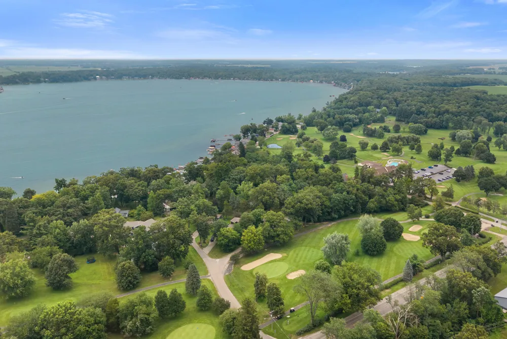 69115 Oakwood Drive White Pigeon Township, MI 49099