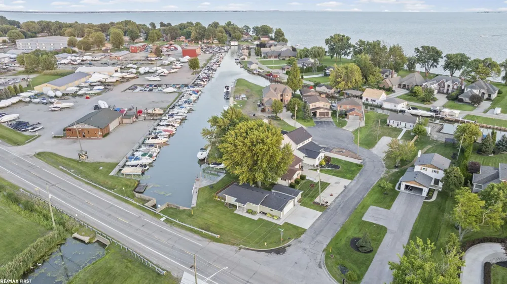 48650 Jefferson Avenue Chesterfield Township, MI 48047