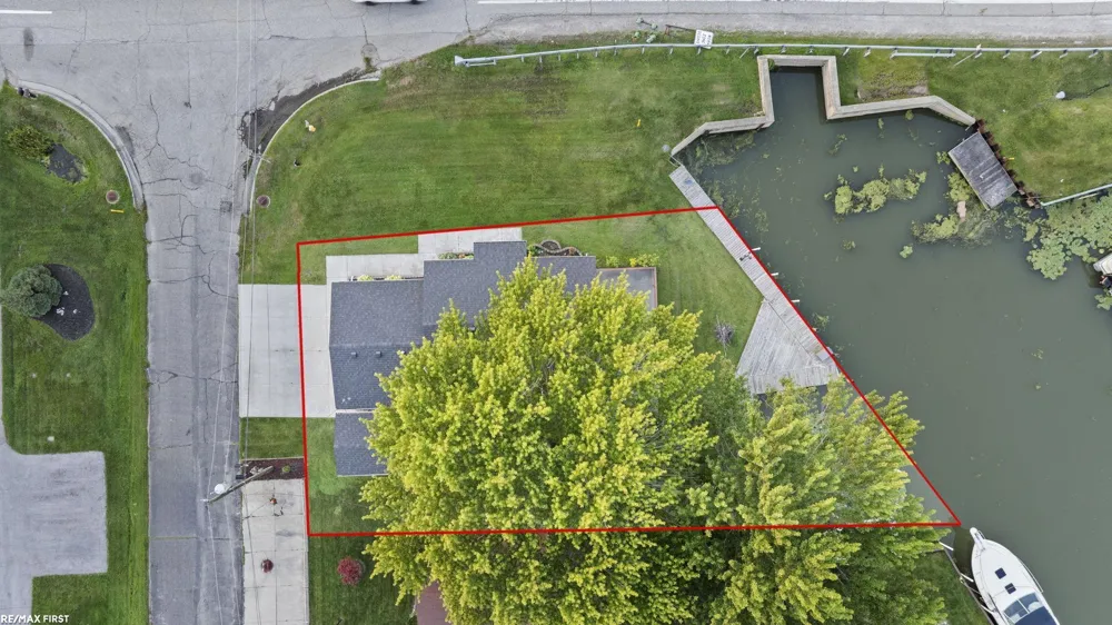 48650 Jefferson Avenue Chesterfield Township, MI 48047