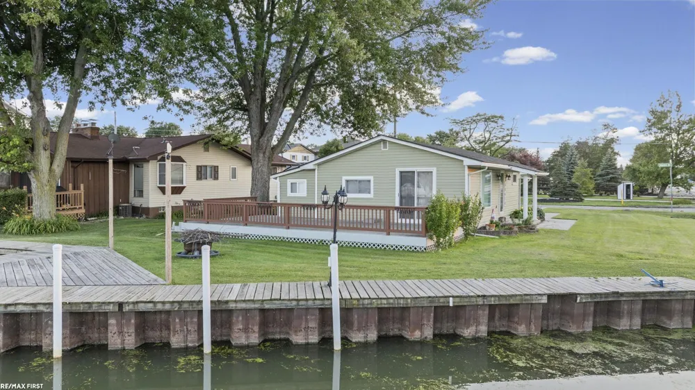 48650 Jefferson Avenue Chesterfield Township, MI 48047