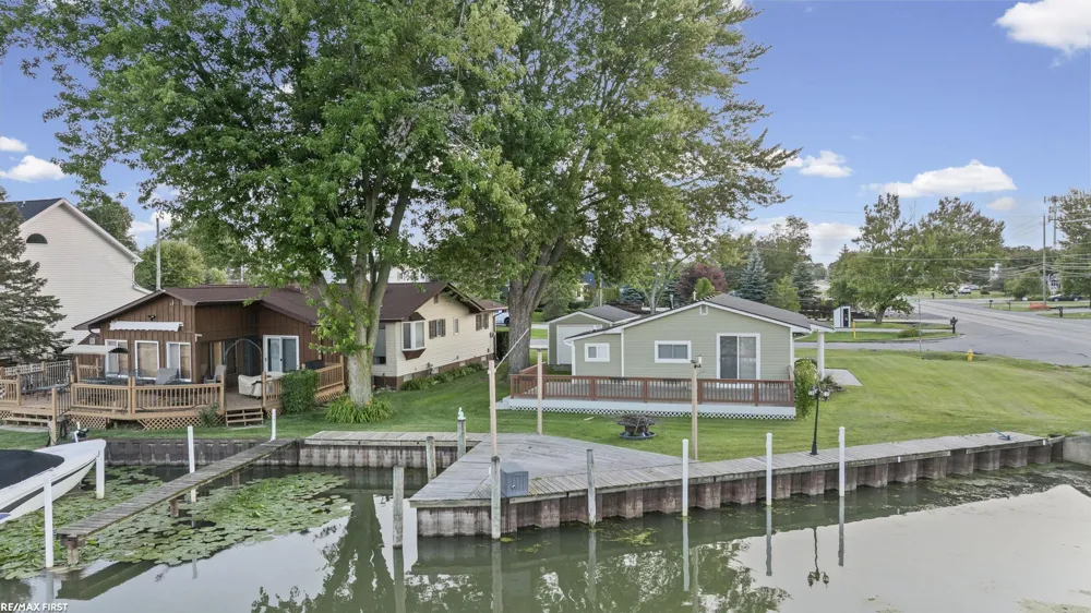 48650 Jefferson Avenue Chesterfield Township, MI 48047