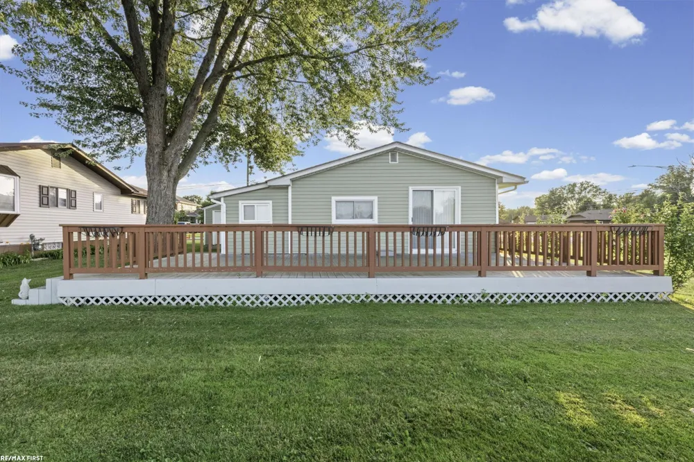 48650 Jefferson Avenue Chesterfield Township, MI 48047