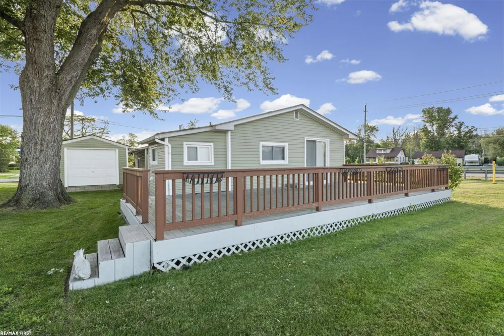 48650 Jefferson Avenue Chesterfield Township, MI 48047