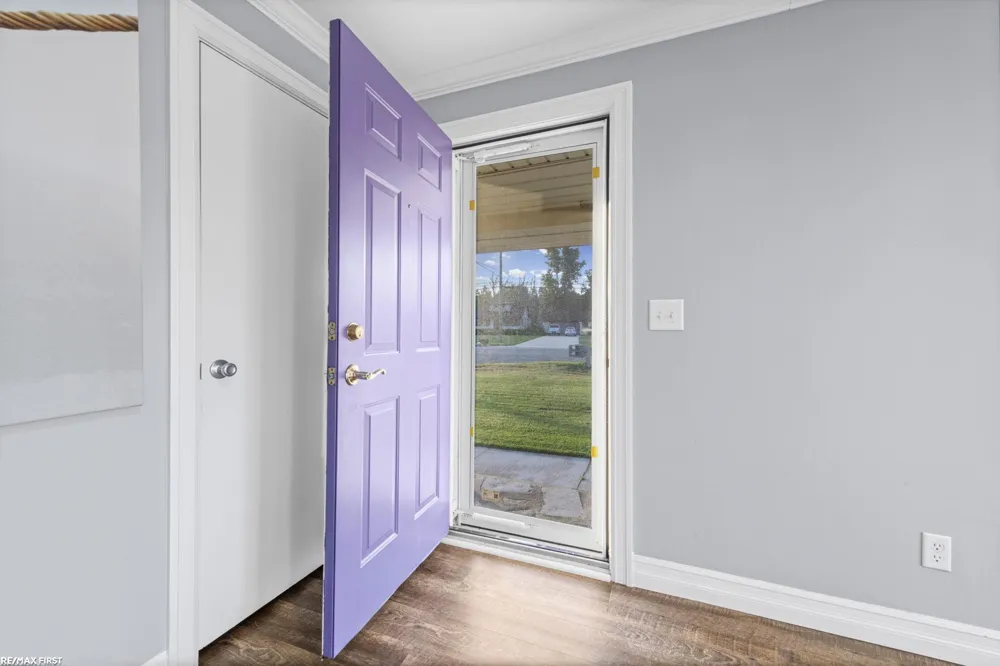 48650 Jefferson Avenue Chesterfield Township, MI 48047