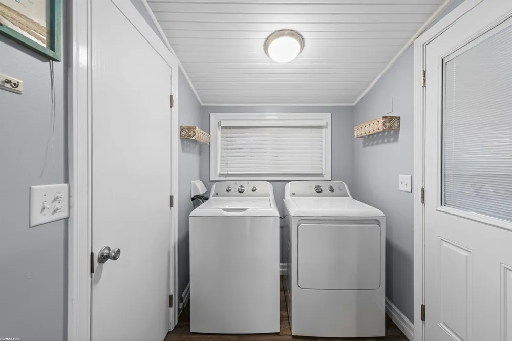 48650 Jefferson Avenue Chesterfield Township, MI 48047