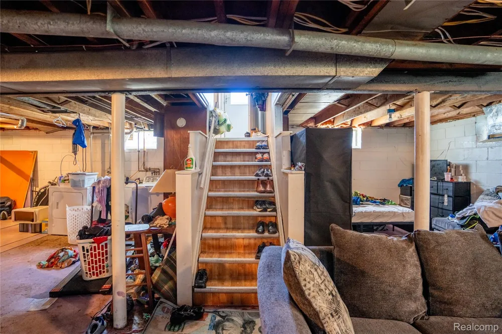 12801 Wormer Redford Charter Township, MI 48239